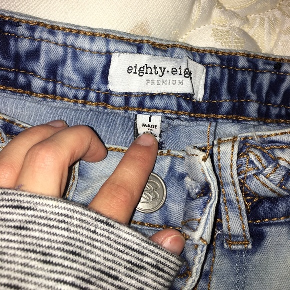 Shorts - Picture 4 of 8